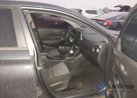 2018 Hyundai Kona Se z USA, uszkodzony, nr VIN KM8K12AA0JU104535